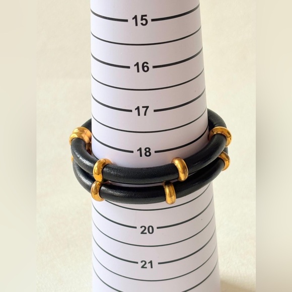 Vintage cuff bracelet CHANEL by Karl Lagerfeld - Picture 12 of 13